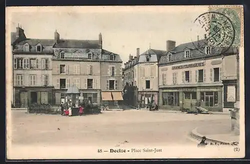 AK Decize, Place Saint-Just avec boutiques et passants
