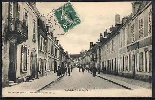 AK Cosne, Rue de Paris animée avec passants