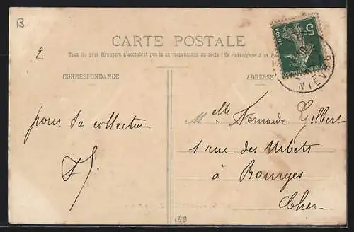 AK Cosne-sur-Loire, Rue St-Agnan animée avec passants et architecture historique