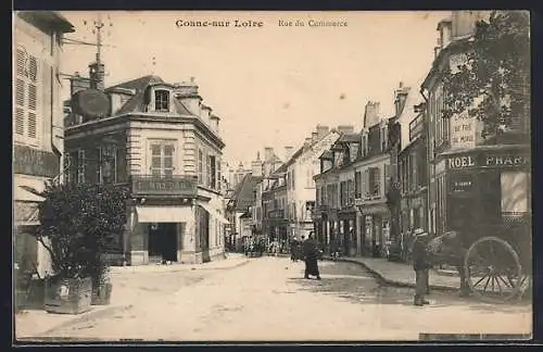 AK Cosne-sur-Loire, Rue du Commerce animée avec boutiques et passants