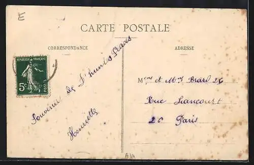 AK Dun-les-Places, Grande Rue avec monument et villageois dans la rue principale