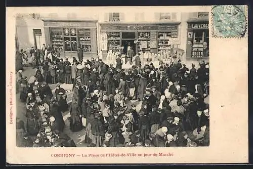 AK Corbigny, La Place de l`Hôtel-de-Ville un jour de marché