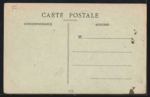 AK Châtillon-en-Bazois, Rue du Commerce avec charrette et passants