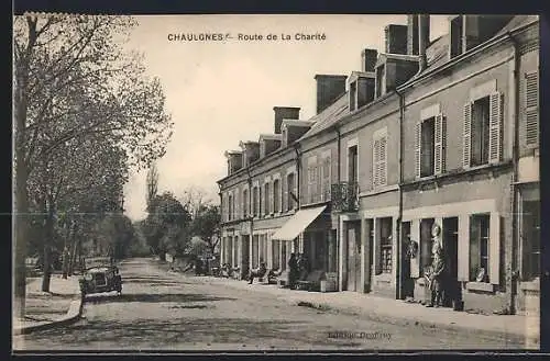 AK Chaulgnes, Route de La Charité avec maisons et arbres en perspective