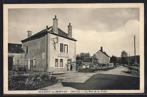 AK Alligny-en-Morvan, La Rue de la Poste