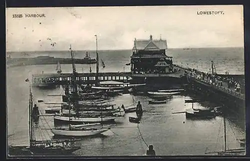 AK Lowestoft, Harbour