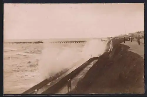 AK Felixstowe, Promenade by the sea