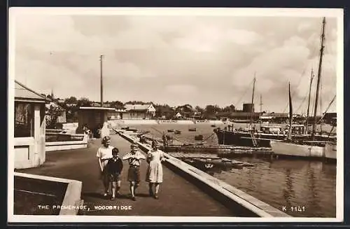 AK Woodbridge, The Promenade