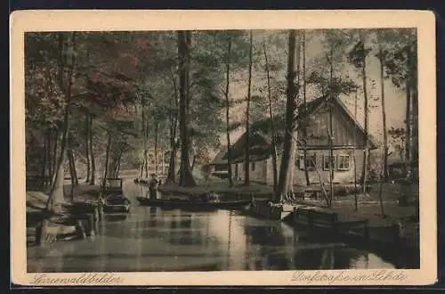 AK Lehde /Spreewald, Dorfstrasse mit Spreewaldkahn