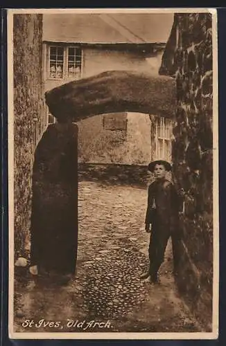 AK St. Ives, Old Arch