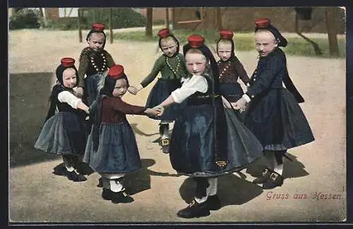AK Mädchen tanzen Ringelreihen, hessische Tracht