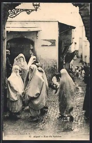 AK Alger, Rue du Sphinx, Fontaine et Portail, verschleierte arabische Frauen