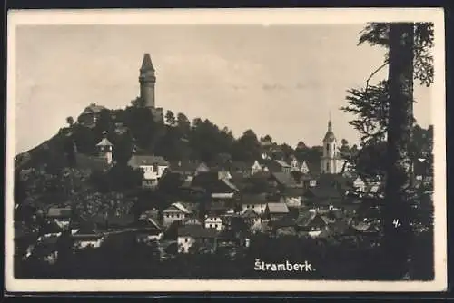 AK Stramberk, Teilansicht mit Burg