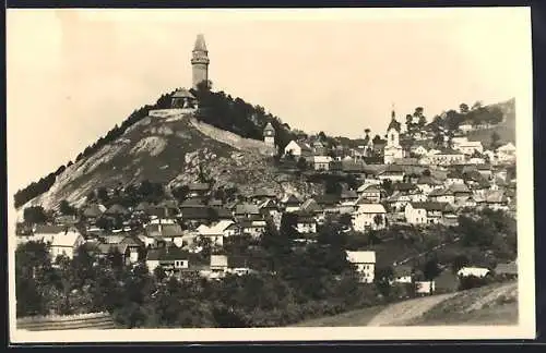 AK Stramberk, Panorama mit Kirche