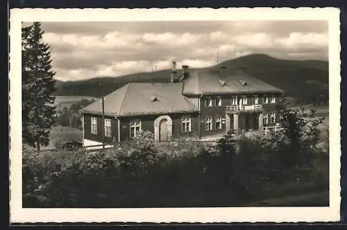AK Prazmo, Turistický hotel Visalaja