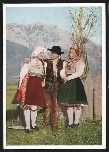 AK Mann mit zwei Frauen in der Tracht aus dem Galital