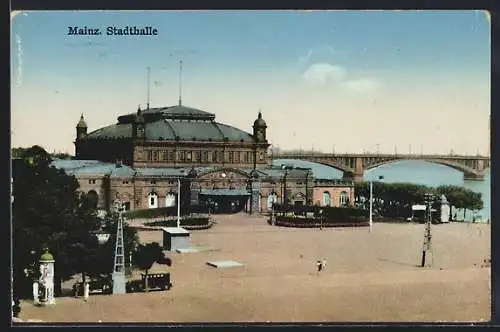 AK Mainz, Stadthalle mit Vorplatz und Brücke
