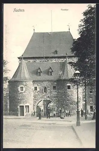 AK Aachen, Das Ponttor mit Passanten