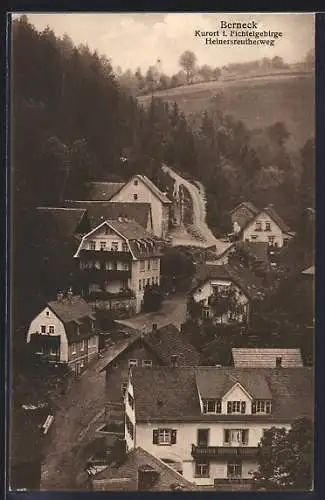 AK Berneck /Fichtelgebirge, Der Heinersreutherweg aus der Vogelschau