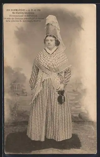 AK Französische Tracht, St-Valery-en-Caux, Französin mit Trachtenhaube