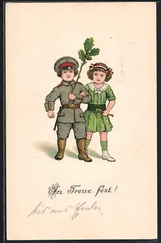AK In Treue fest! Kleiner Soldat mit Mädchen, Kinder Kriegspropaganda