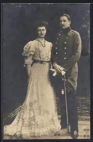 AK Prinz Eitel Friedrich von Preussen in Uniform neben seiner Gemahlin