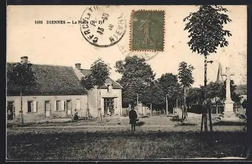 AK Diennes, La Place