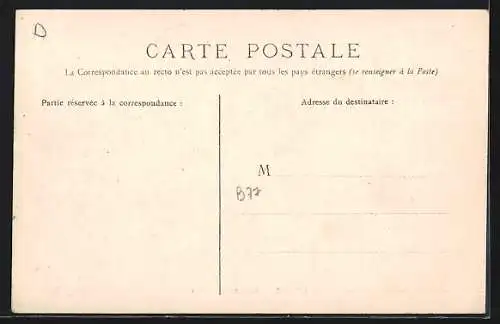 AK Cosne, Rue du 14 Juillet animée avec passants et commerces