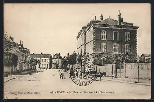 AK Cosne, La Place des Victoires, La Gendarmerie