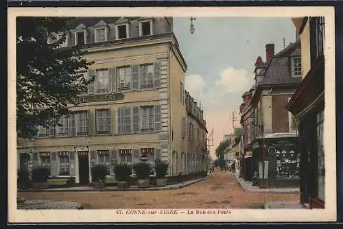 AK Cosne-sur-Loire, La Rue des Ponts avec hôtel et boutiques
