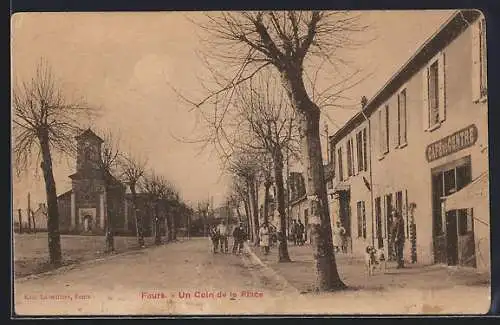 AK Fours, Un Coin de la Place