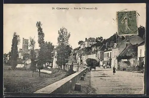 AK Clamecy, Rue de l`Abreuvoir avec bâtiments et arbres