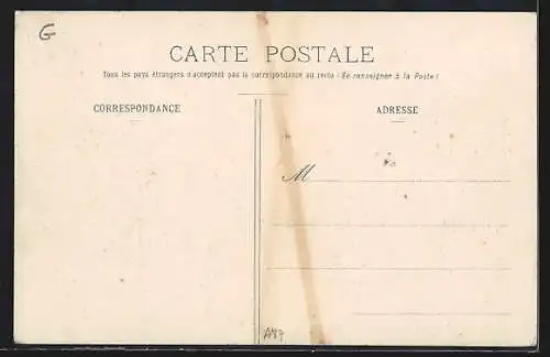 AK Alligny, La Place, Route de Donzy, scène de rue animée avec cycliste et piétons