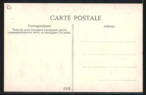 AK Cosne, Rue du 14 Juillet avec passants et charrette