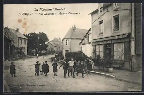 AK Arleuf, Rue Centrale et Maison Commune avec des enfants jouant dans la rue