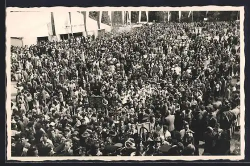 AK Aalen, 12. Bundesmusikfest 1954, Am Festzelt der Brauerei Koepf
