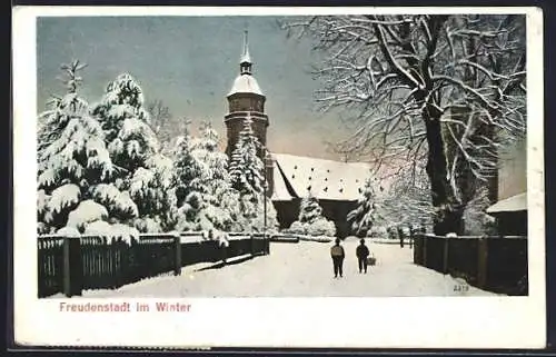AK Freudenstadt, Ortspartie im Winter mit Kirche