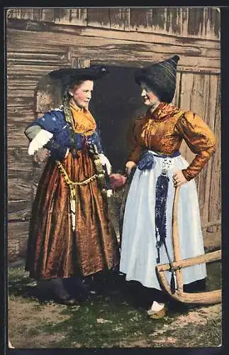 AK Pustalerinnen, Frauen in Tracht