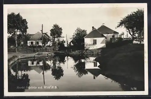 AK Markt Göpfritz a. d. Wild, Flusspartie mit Wohnhäusern