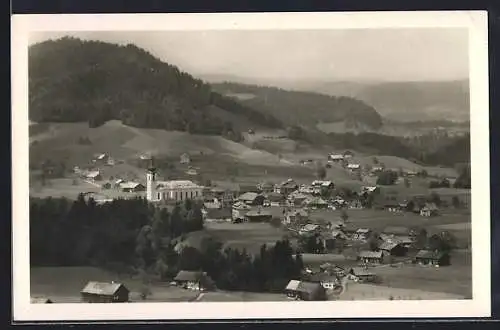 AK Hittisau /Bregenzerwald, Gesamtansicht mit Hügellandschaft