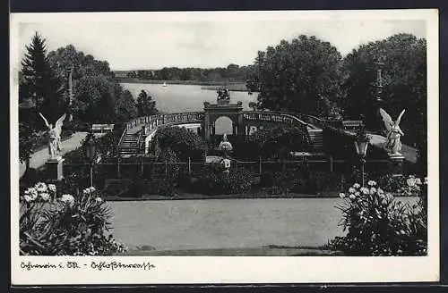 AK Schwerin i. M., Schlossterrassen mit Engelsstatuen und Flusspartie