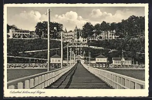AK Sellin /Rügen, Blick auf das Ostseebad vom Steg aus