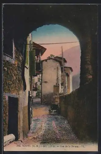 AK Sospel, Rue de la Bévéra avec vue sur les maisons et l`arcade en pierre