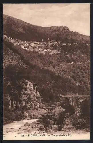 AK Saorge, Vue générale du village perché et du pont sur la rivière