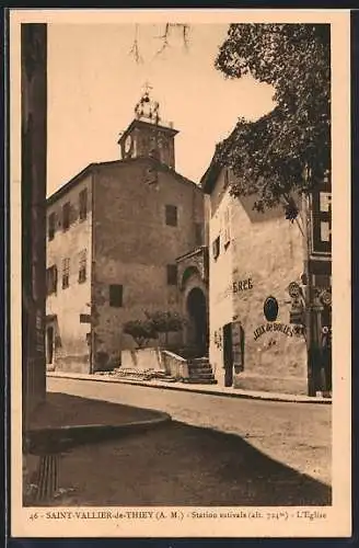 AK Saint-Vallier-de-Thiey, L`Église et rue pittoresque au centre du village
