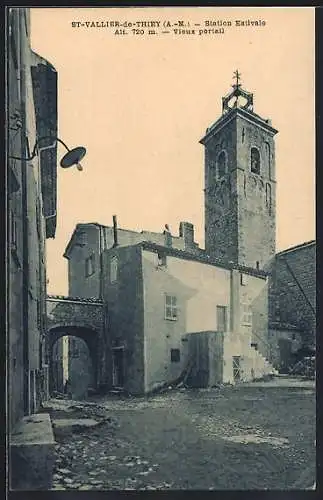 AK Saint-Vallier-de-Thiey, Vieux portail et clocher historique