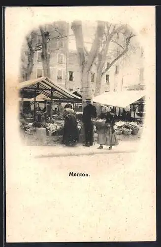 AK Menton, Scène animée sur le marché avec étals et passants sous les arbres