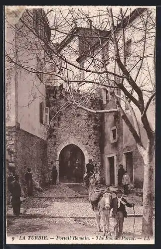 AK La Turbie, Portail Romain avec âne et passants