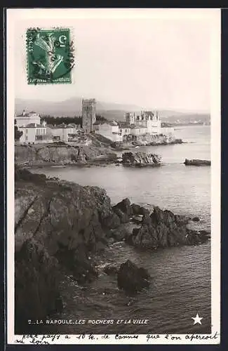 AK La Napoule, Les Rochers et la Ville