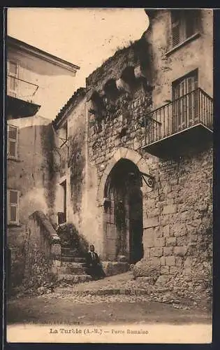 AK La Turbie, Porte Romaine ancienne et ruelle pavée